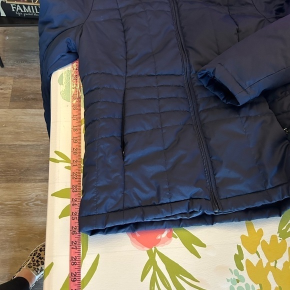 Lands and navy blue quilted puffer jacket ladies medium 10/12 - Picture 8 of 9